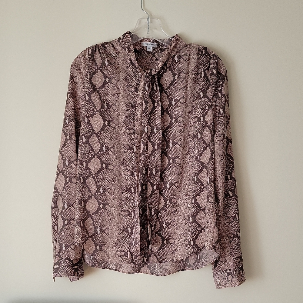 Stella & Dot Women's The Lady Boss Snake Print Long Sleeve Blouse- Size M